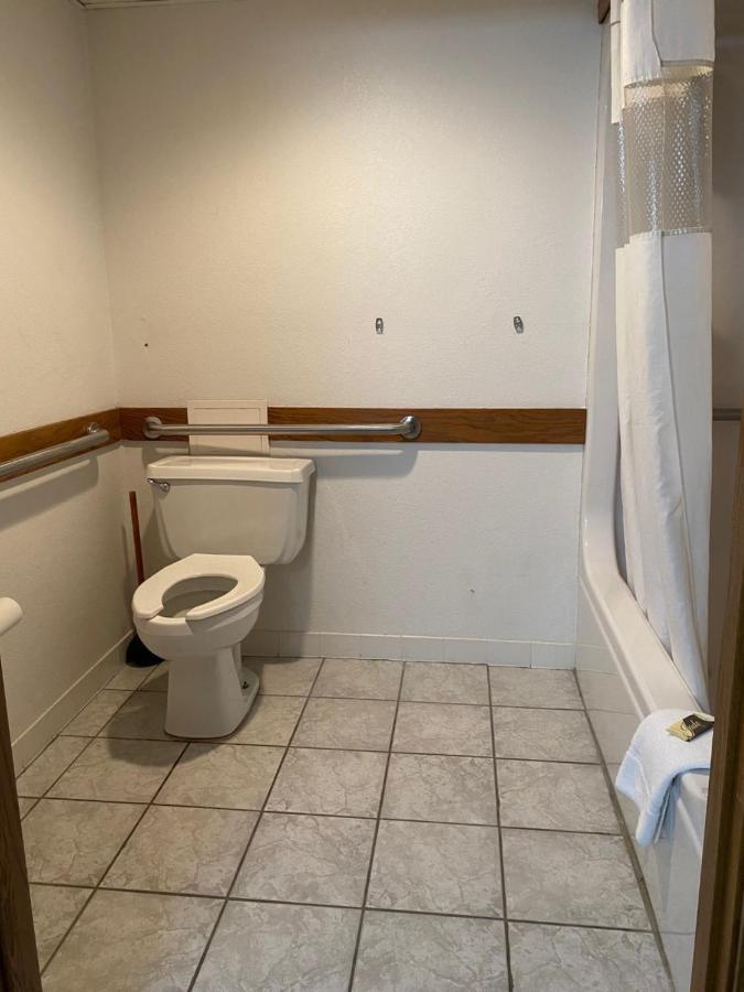 Queen Room - Disability Access