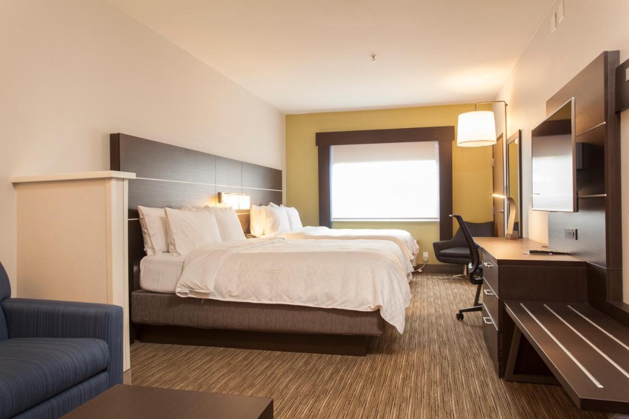 Suite with Two Queen Beds