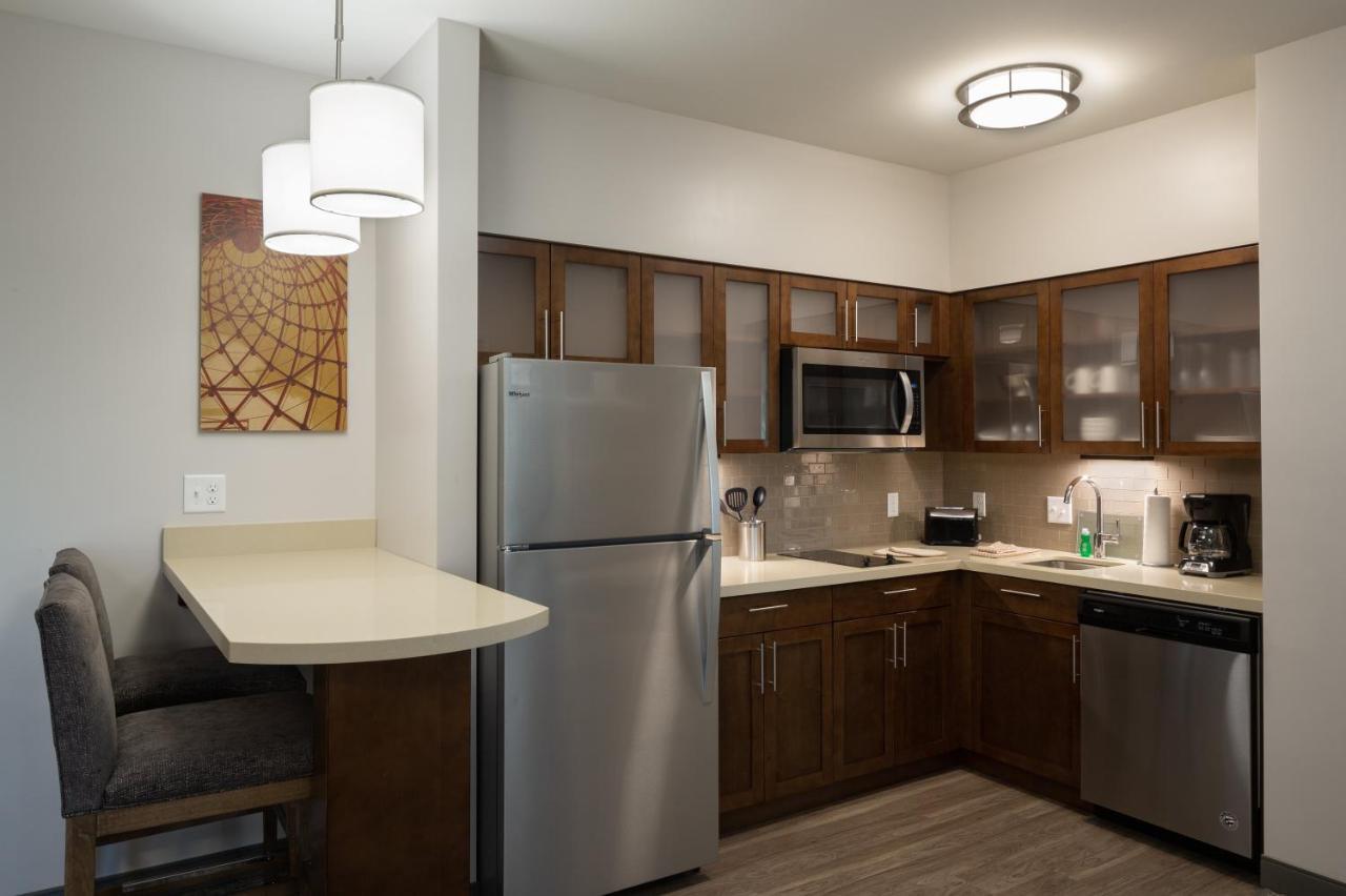 One-Bedroom King Suite