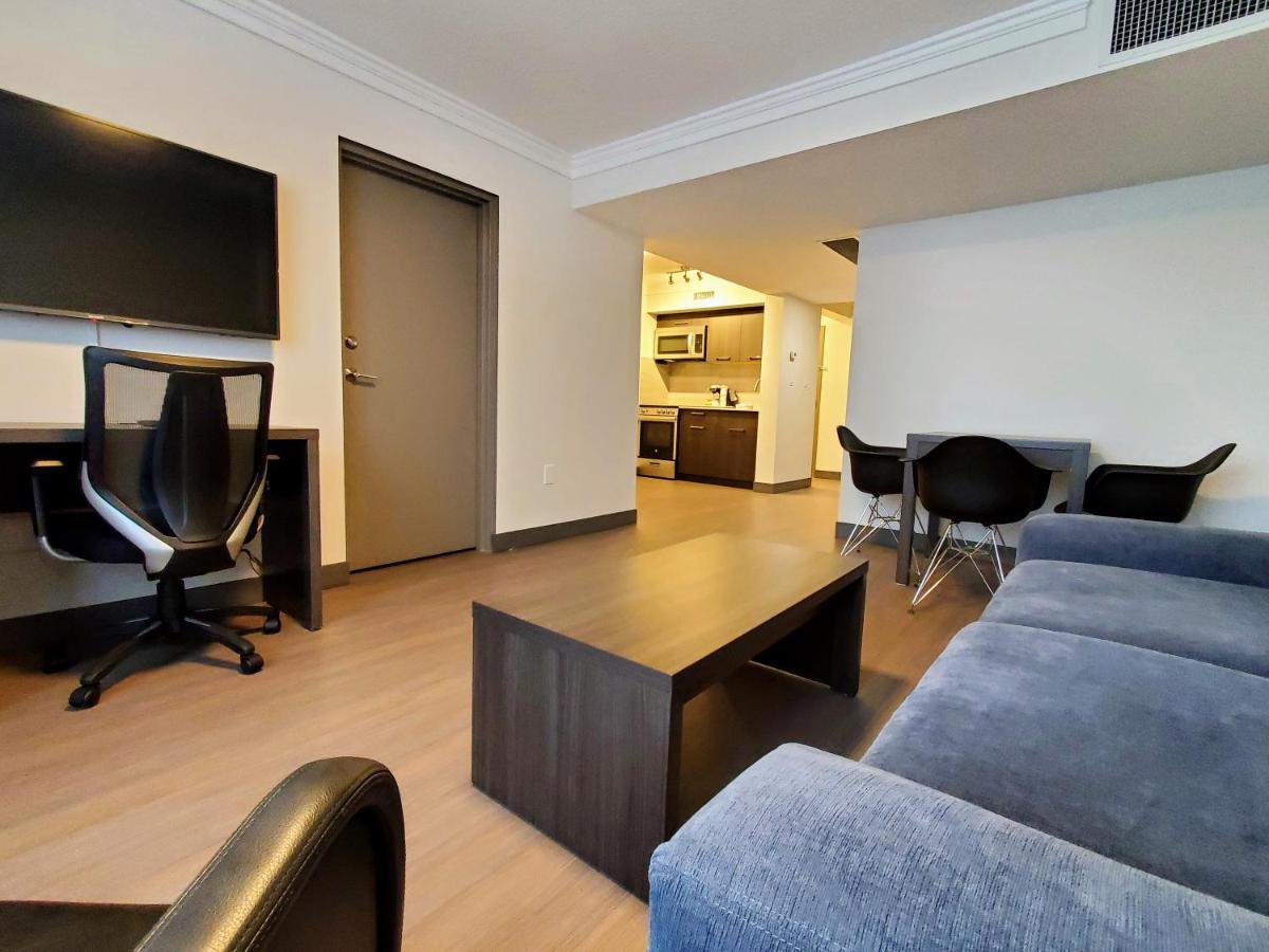 Atlantic King Suite with Kitchen - Non-Smoking