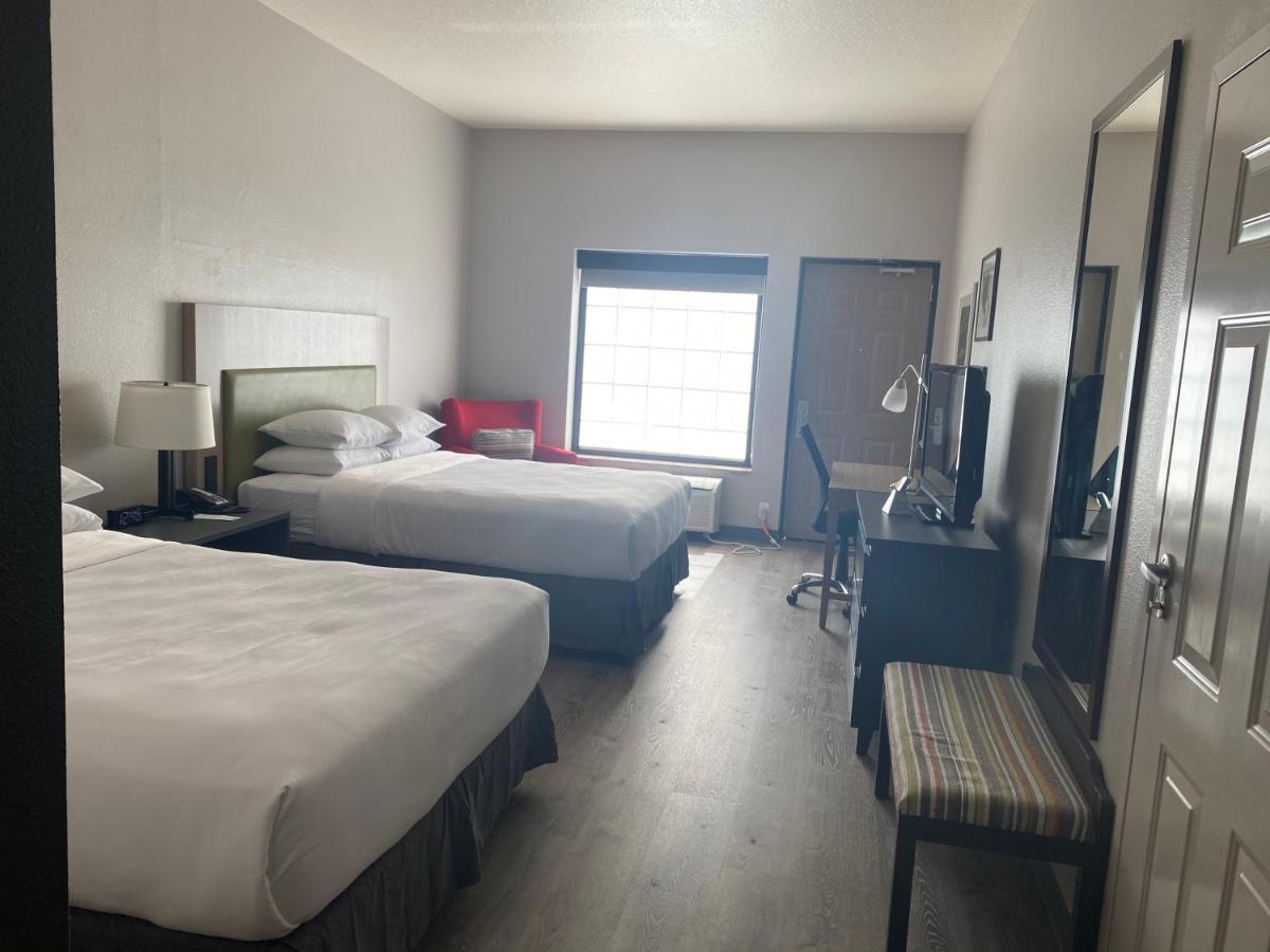 Queen Room with Two Queen Beds - Non-Smoking