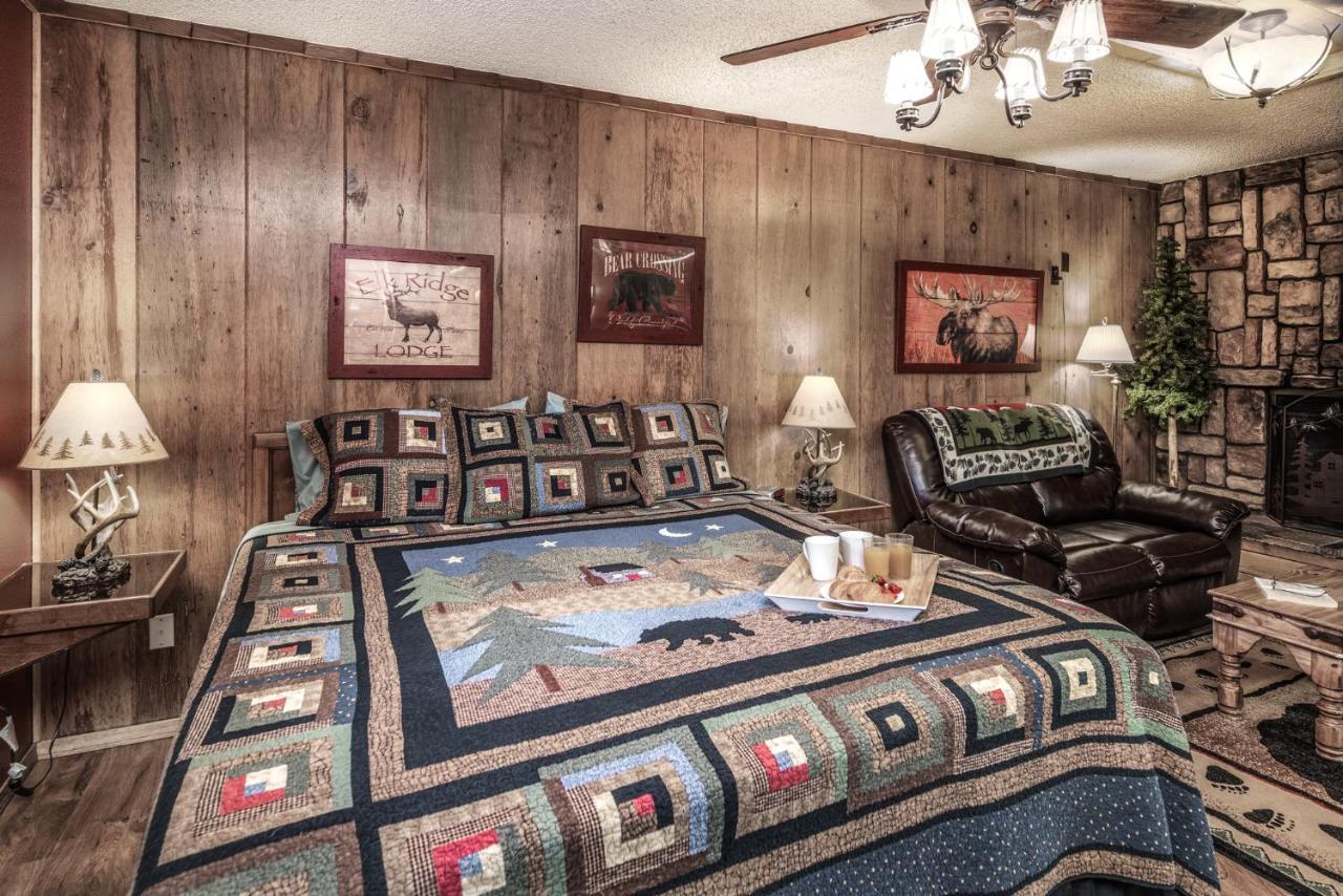 Lodge Room 119
