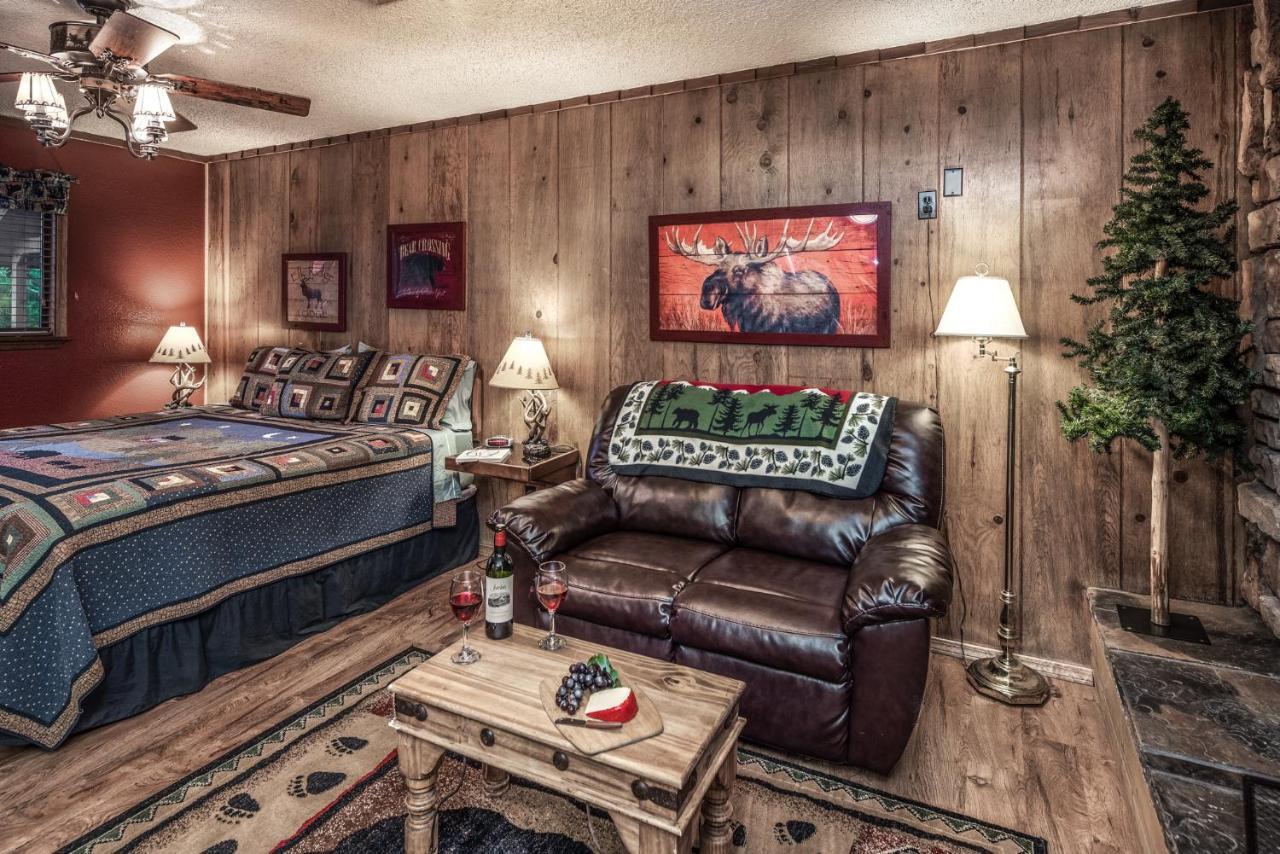 Lodge Room 119