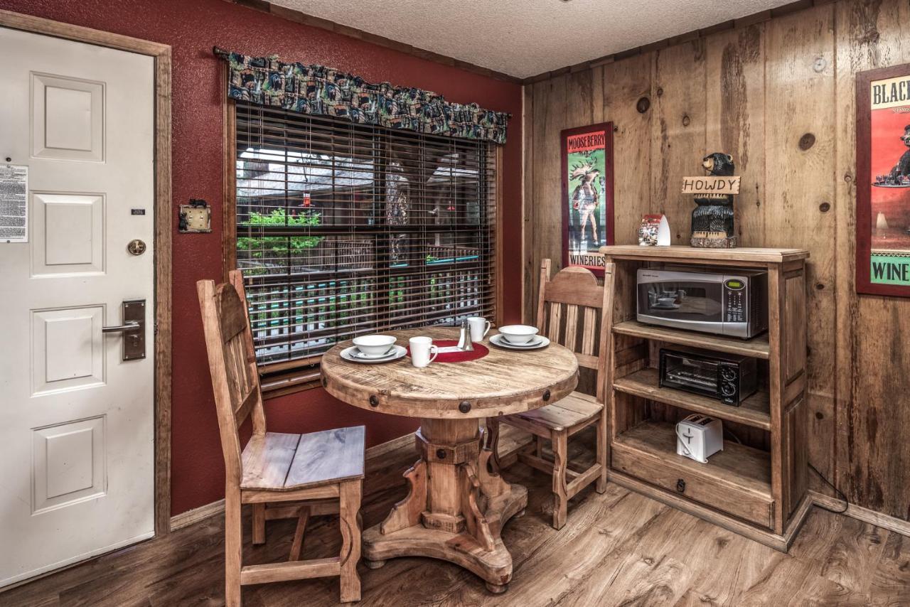 Lodge Room 119