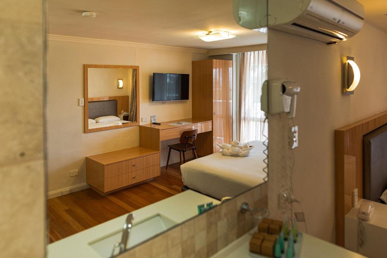 Luxury Suite with Spa Bath (Non-Smoking Balcony)