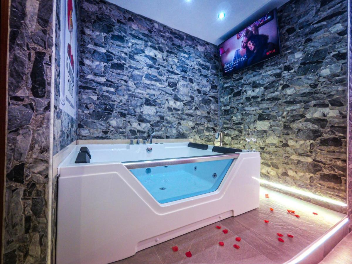 Suite with Spa Bath
