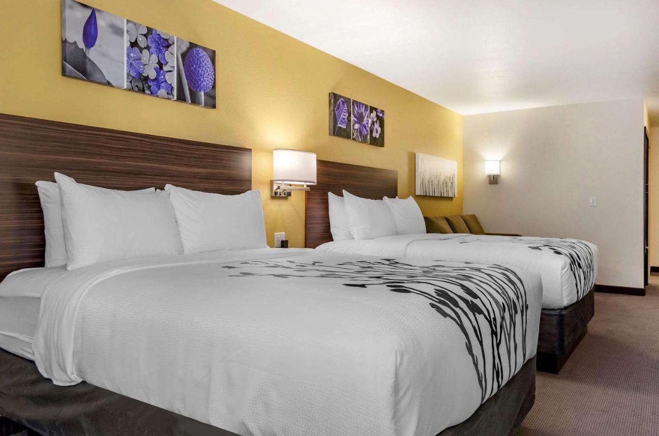 Standard Queen Room with Two Queen Beds - Non-Smoking