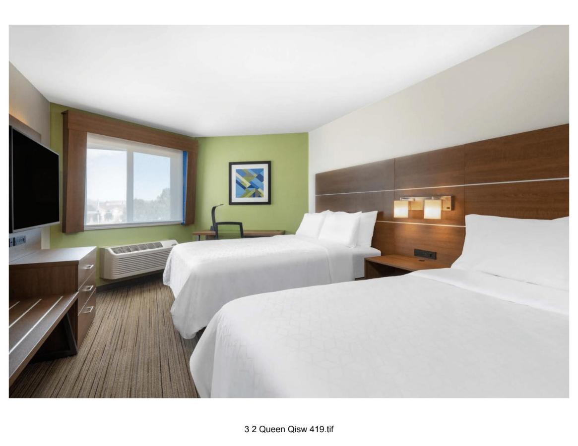 Room with Two Beds - Hearing Accessible - Non-Smoking