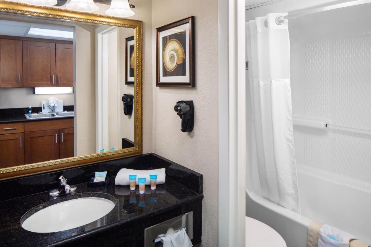 Oceanfront King Suite,1148521996:JPEG