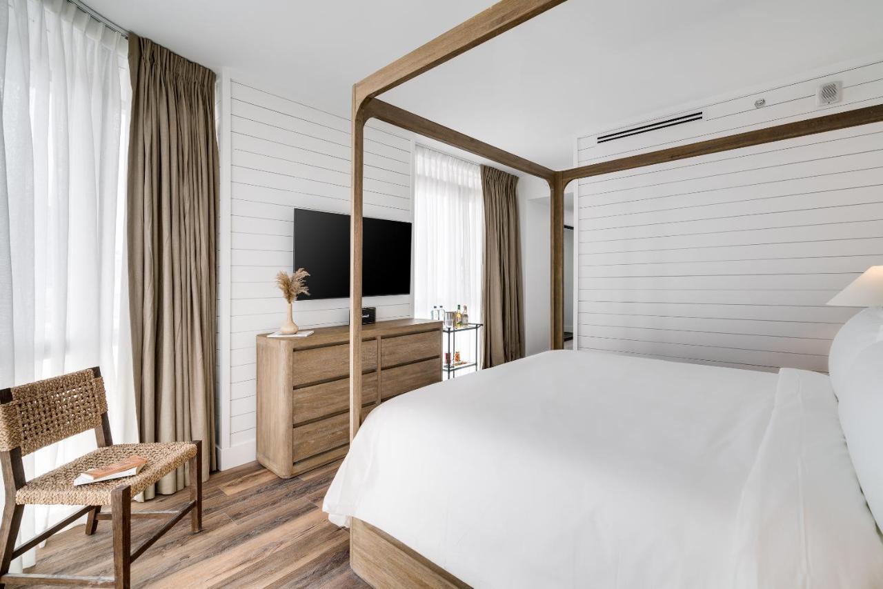 Penthouse Deluxe King Bedroom