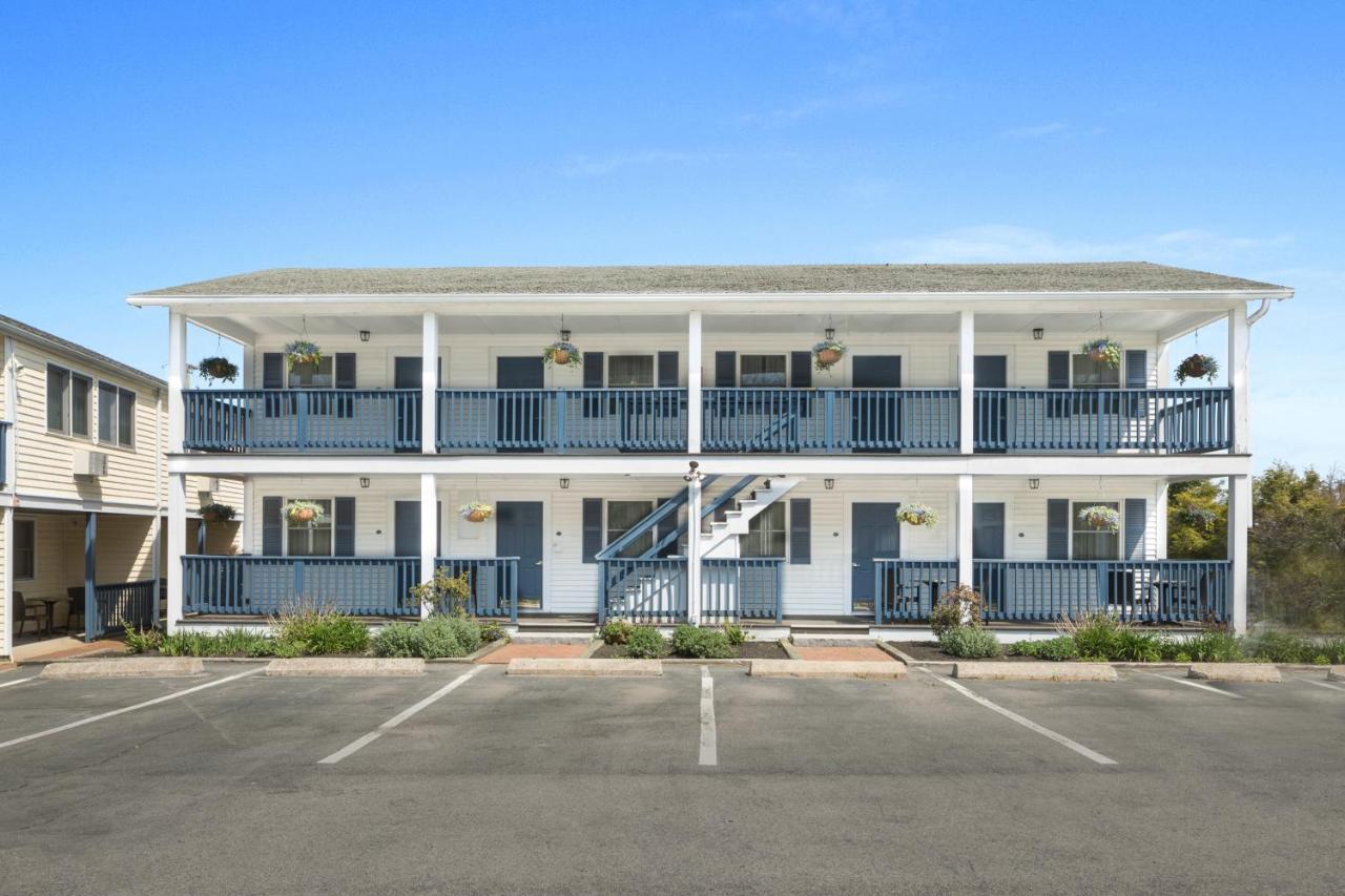 Garden Grove Deluxe King