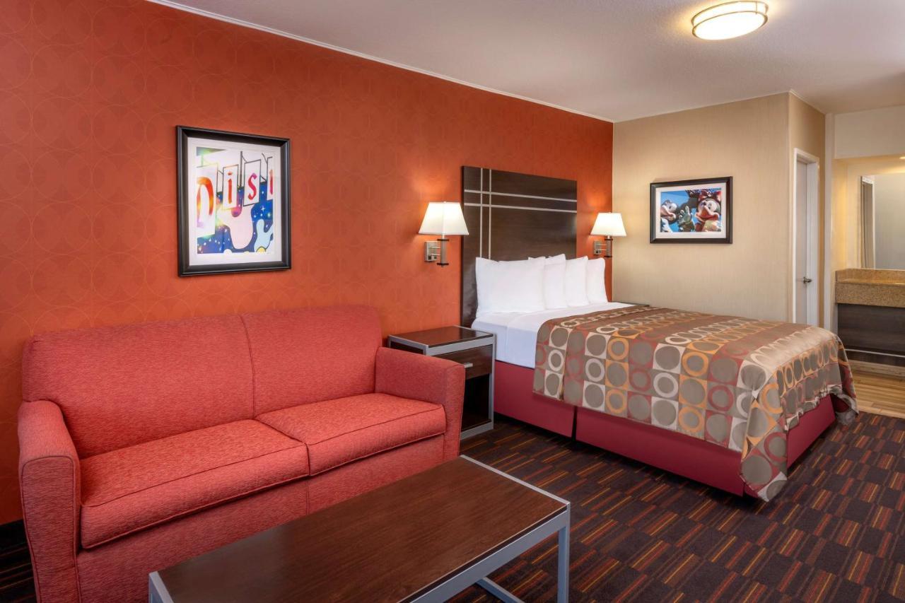 Two-Bedroom Queen Suite - Non-Smoking