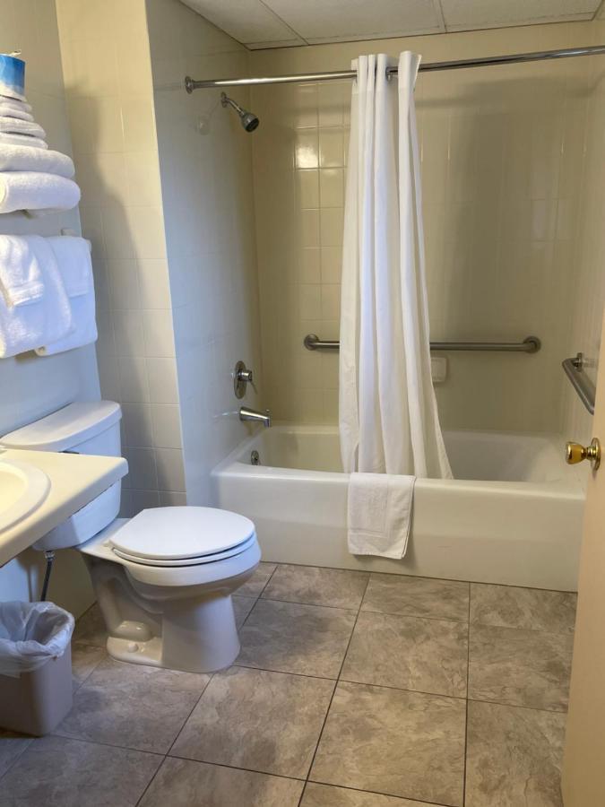 Standard Queen Room