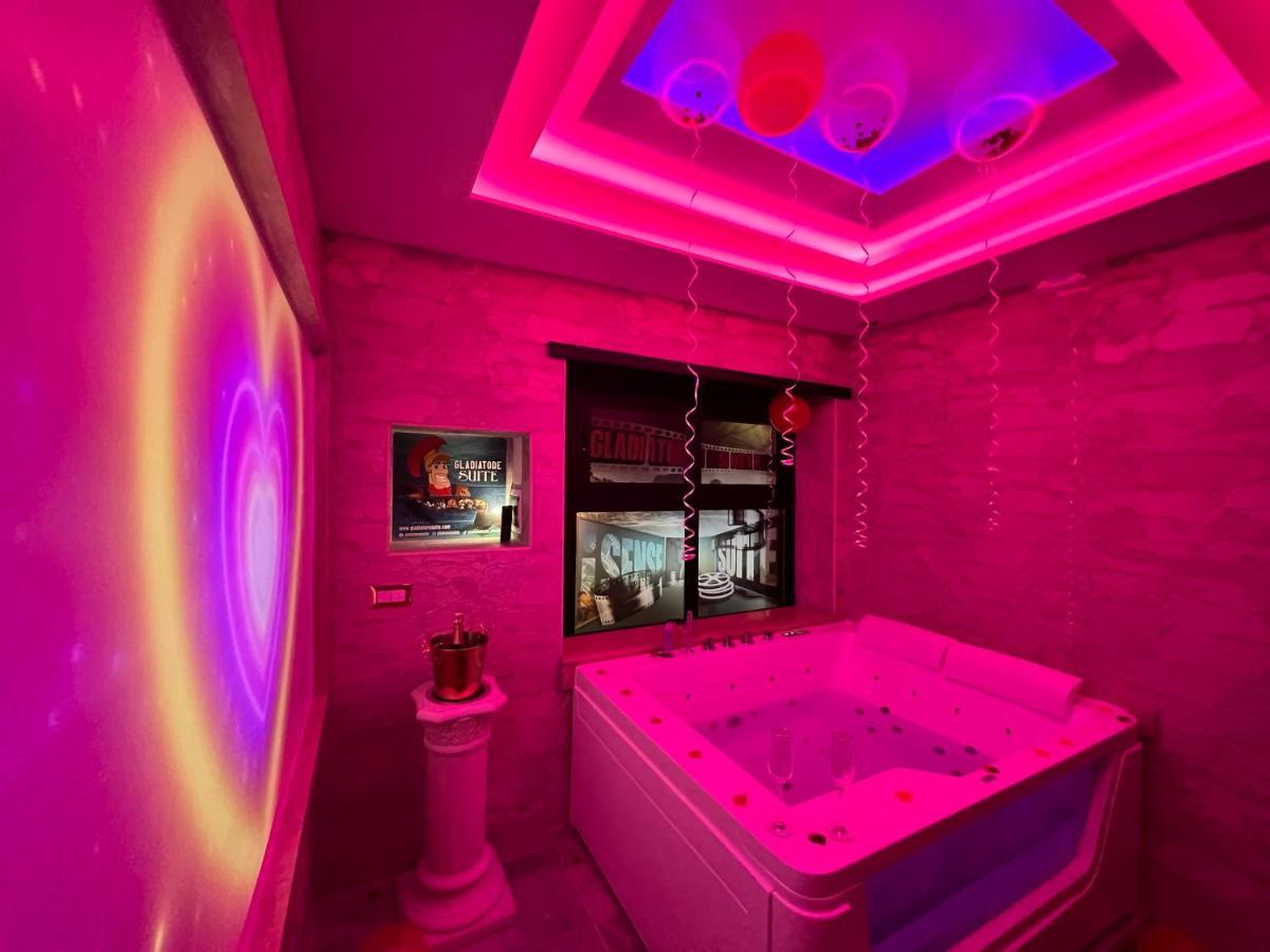 Queen Suite with Spa Bath