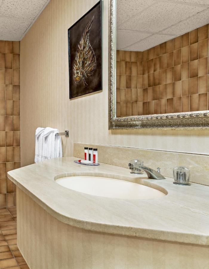 Studio Suite with Two Queen Beds - Stair Access Only/Non-Smoking
