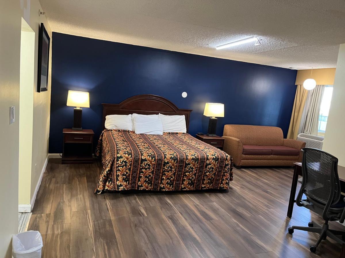 Deluxe Suite Spa Bath