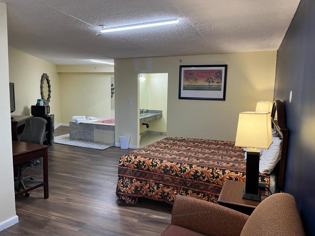Deluxe Suite Spa Bath