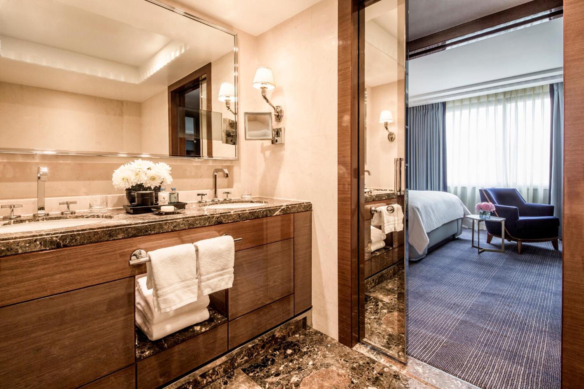 Ambassador Suite with King Bed