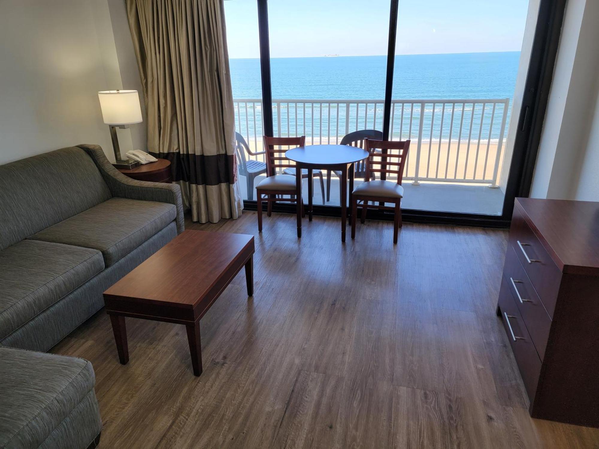 King Suite Ocean Front Non-Smoking