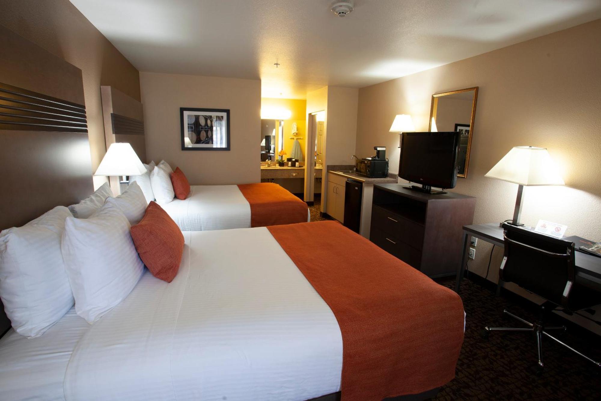Queen Room with Two Queen Beds - Non-Smoking