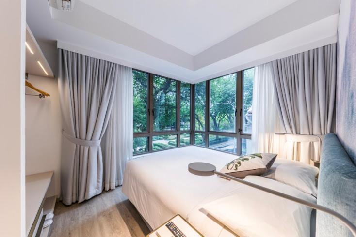 One-Bedroom Executive Suite with Queen Bed