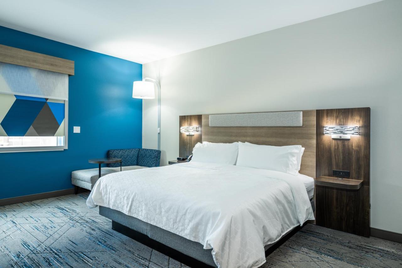 King Room Hearing Accessible