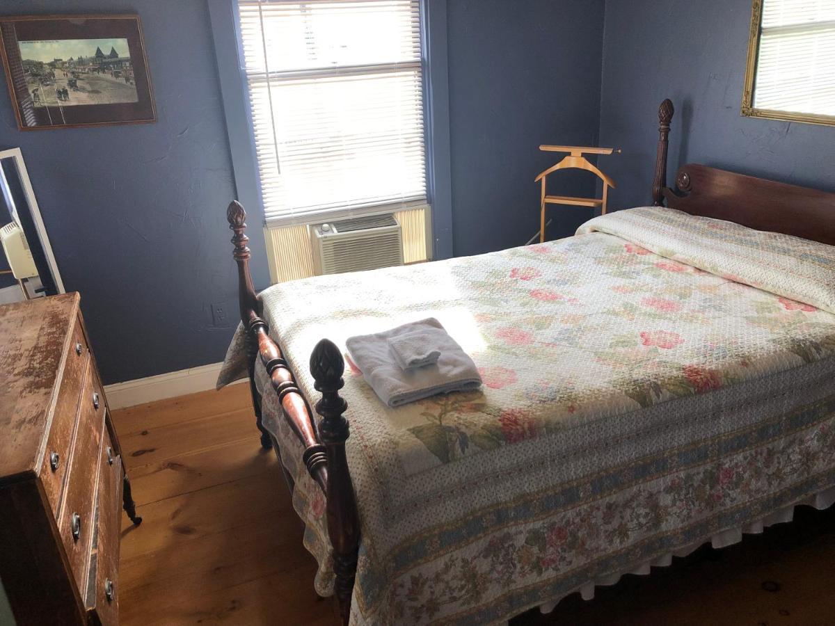 One-Bedroom Bungalow