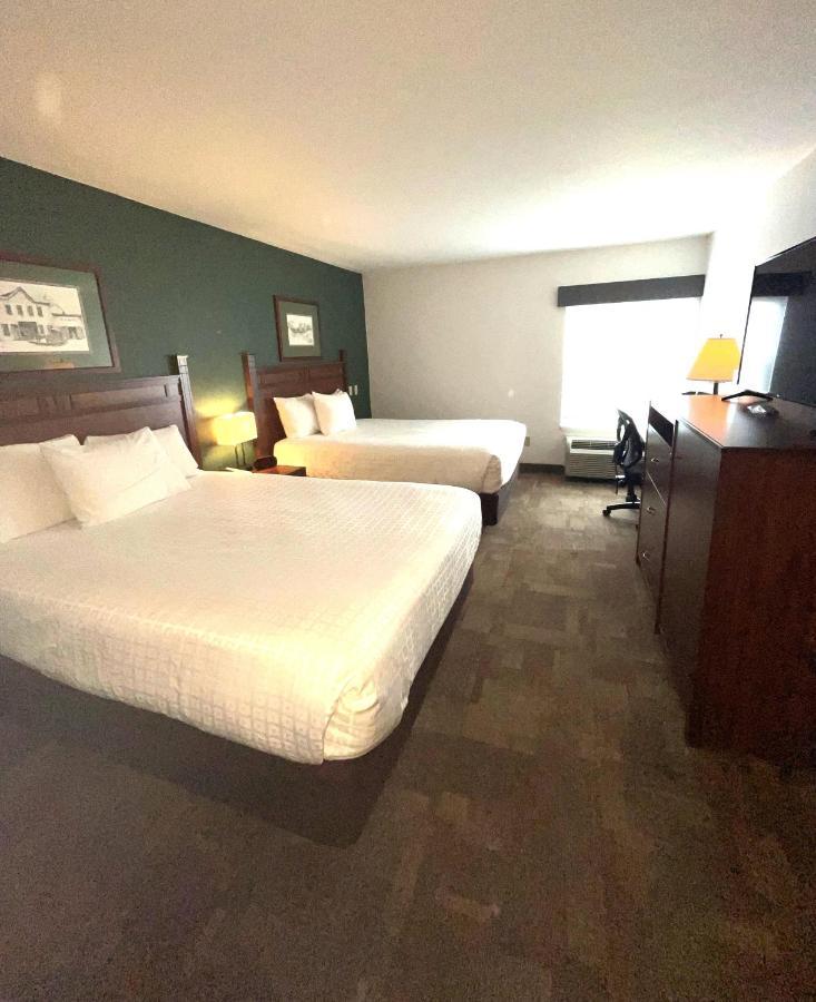 Queen Room with Two Queen Beds