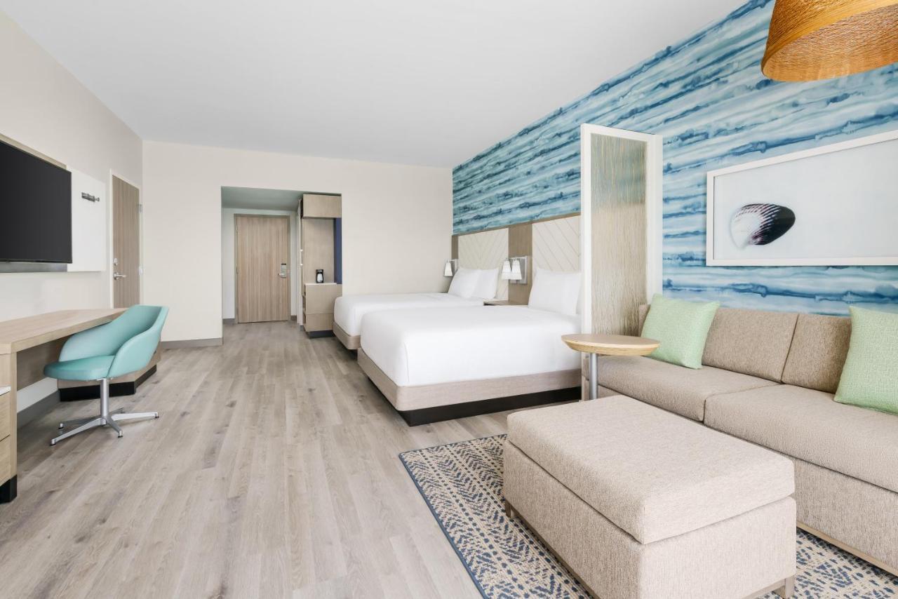 Queen Room with Two Queen Beds and Sofa Bed