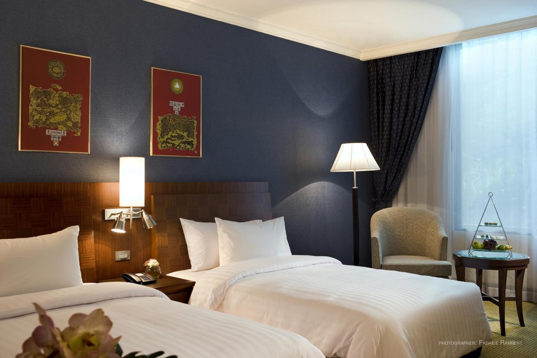 Twin Room with Airport View