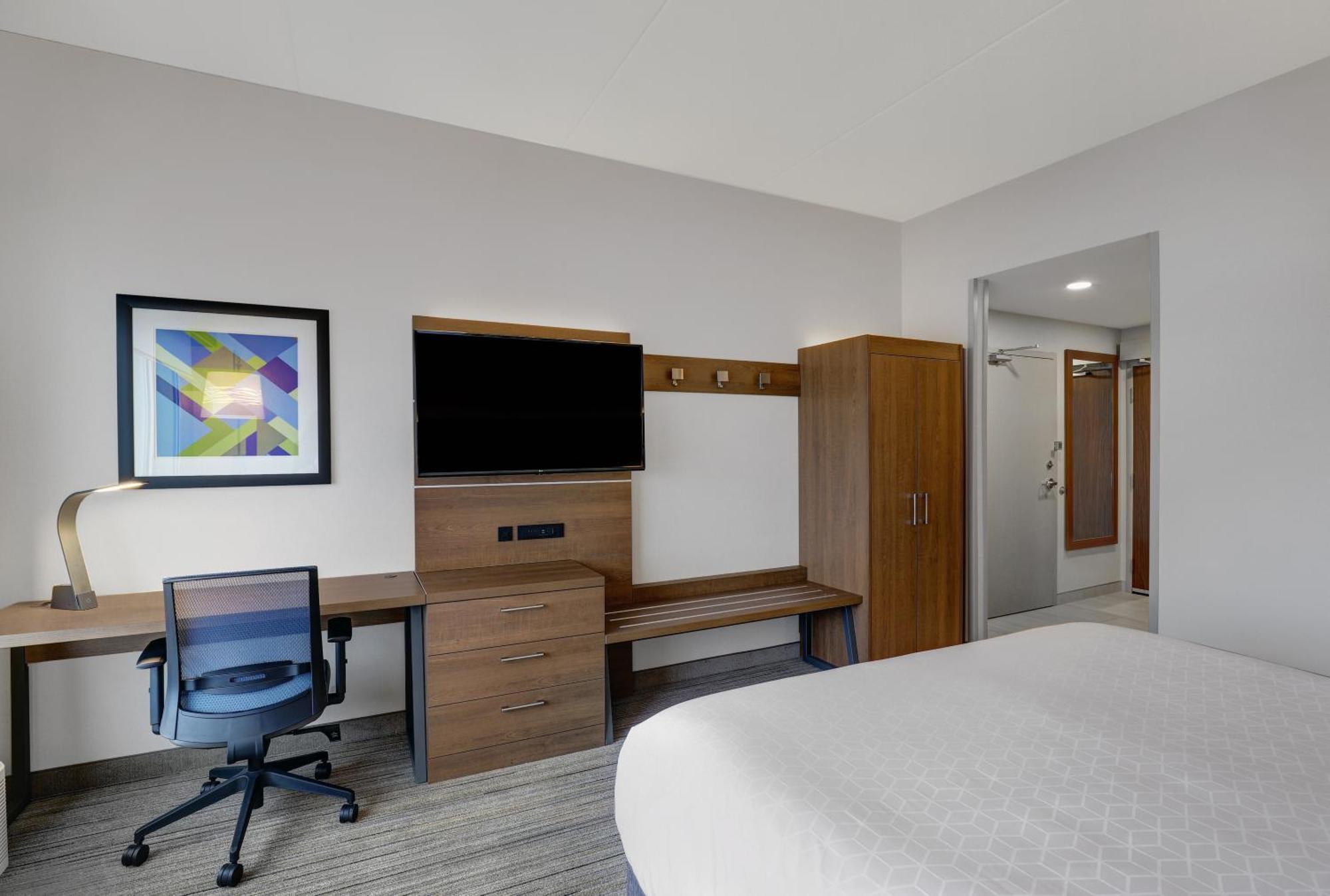 King Room - Hearing Accessible/Non-Smoking