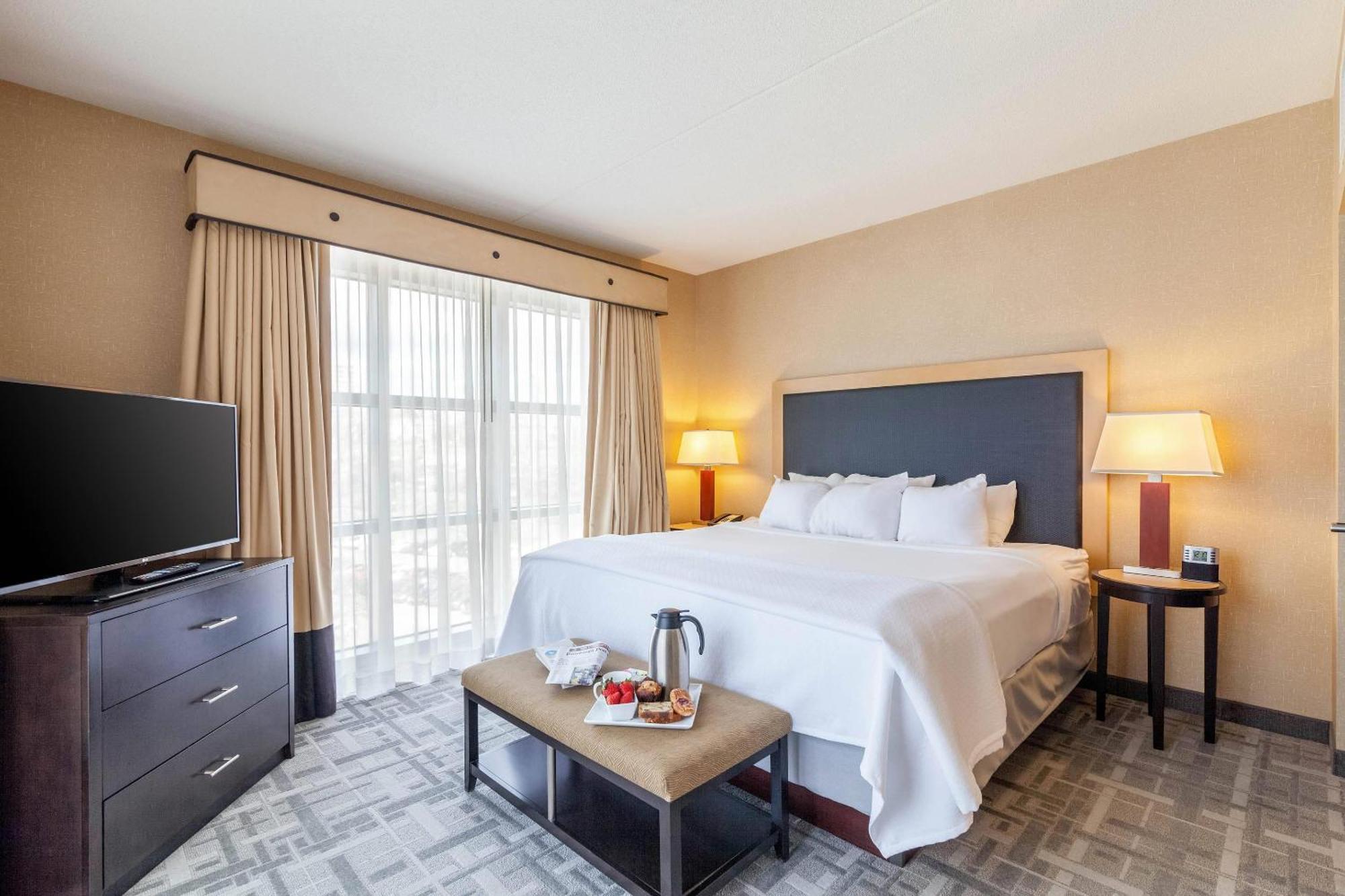 King Room with City View - Non-Smoking