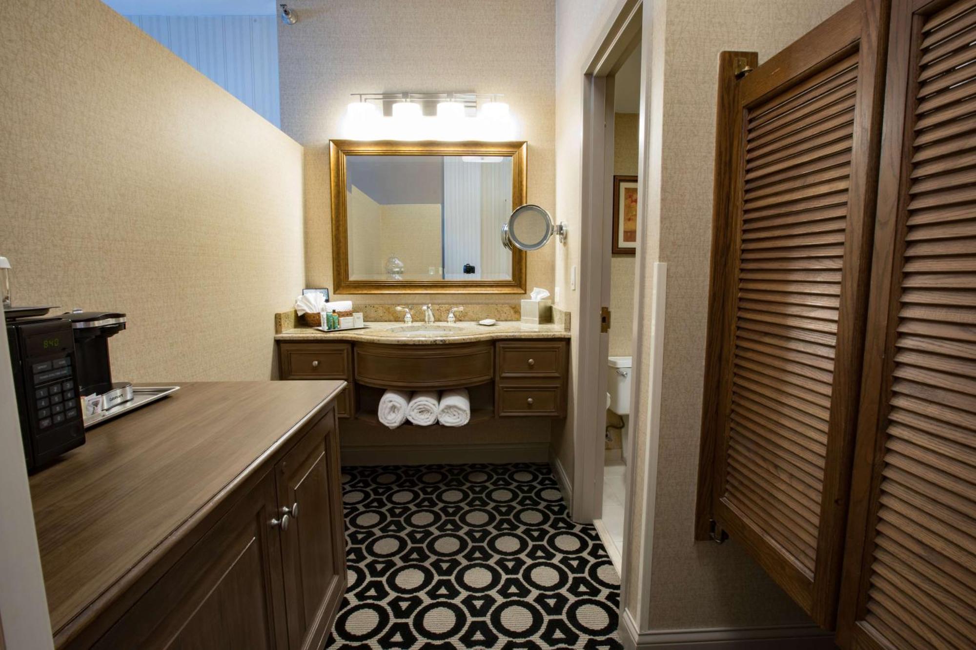 King Room with Jetted Tub