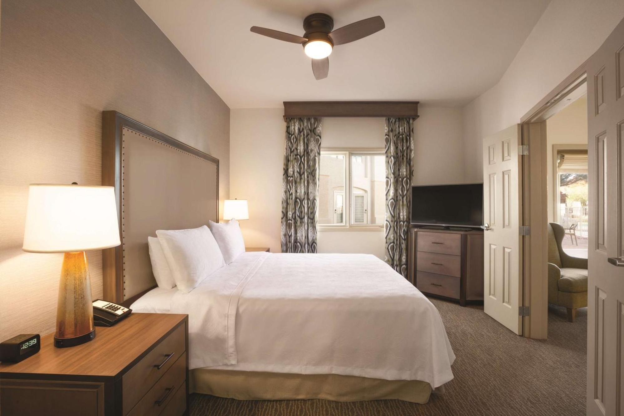 One-Bedroom Suite Pool View