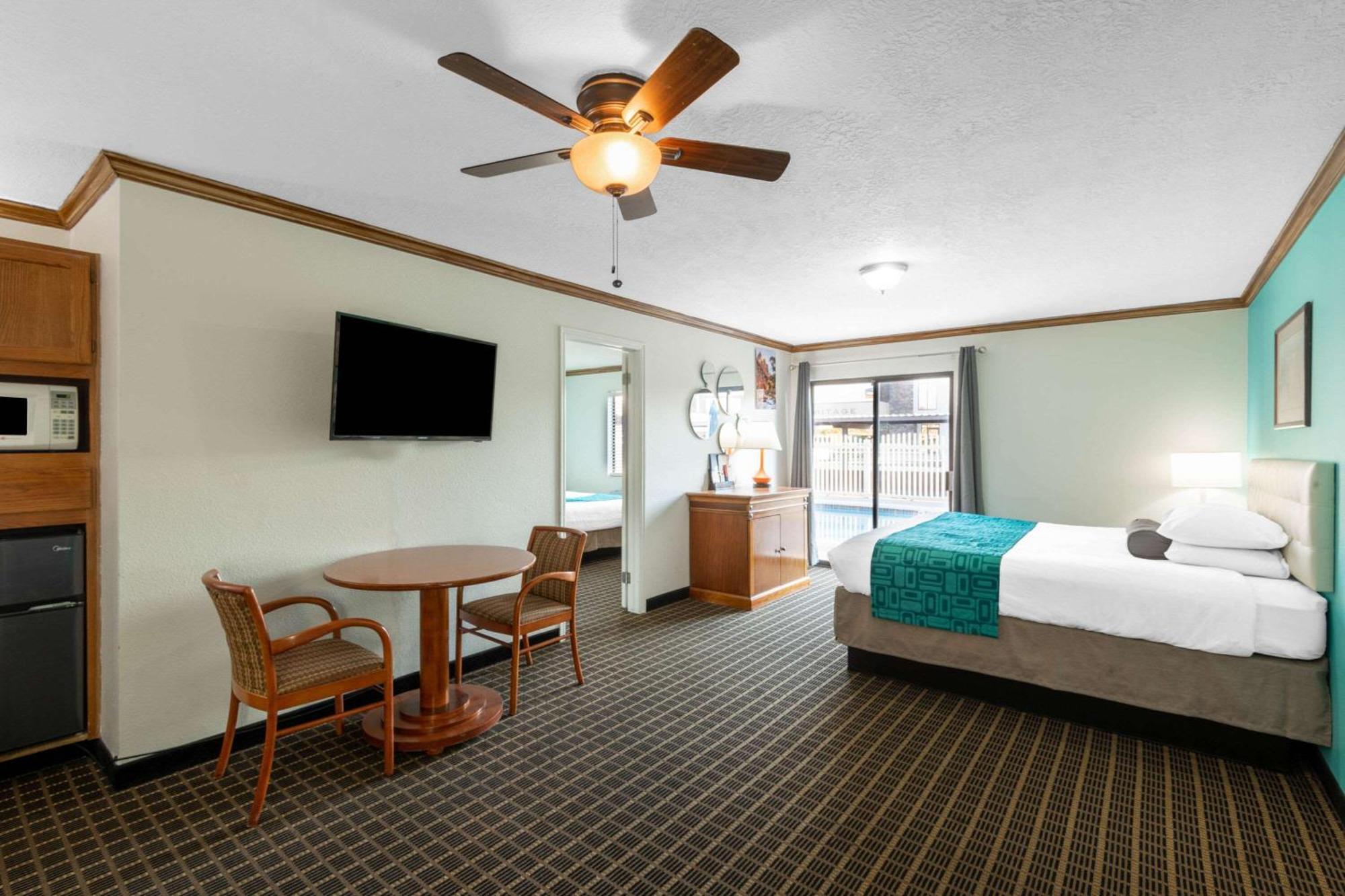 One Bedroom Suite with 2 Queen Beds and 1 King Bed, Non-Smoking