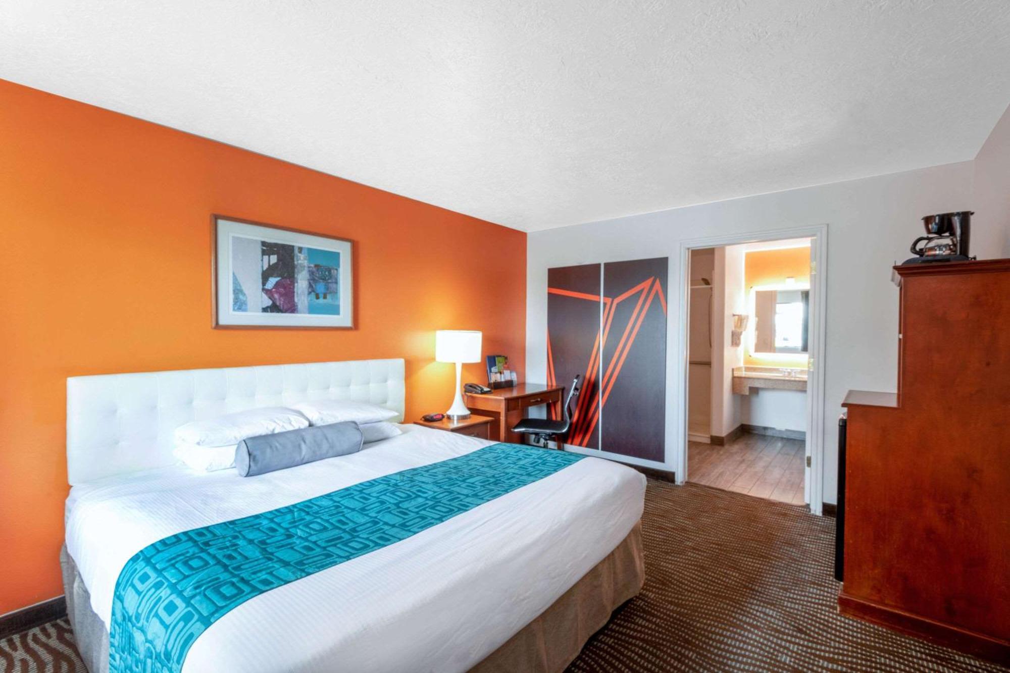 King Room - Mobility Access - Non-Smoking