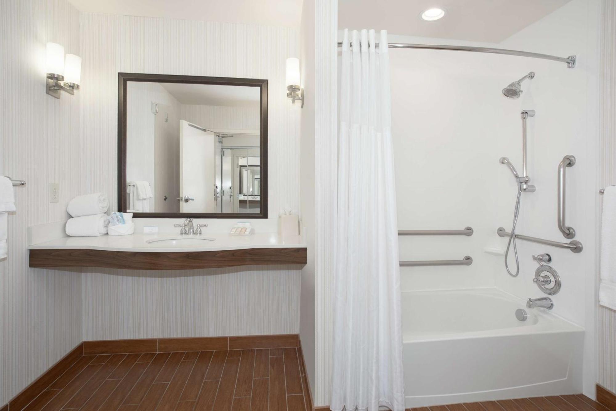 One-Bedroom King Suite