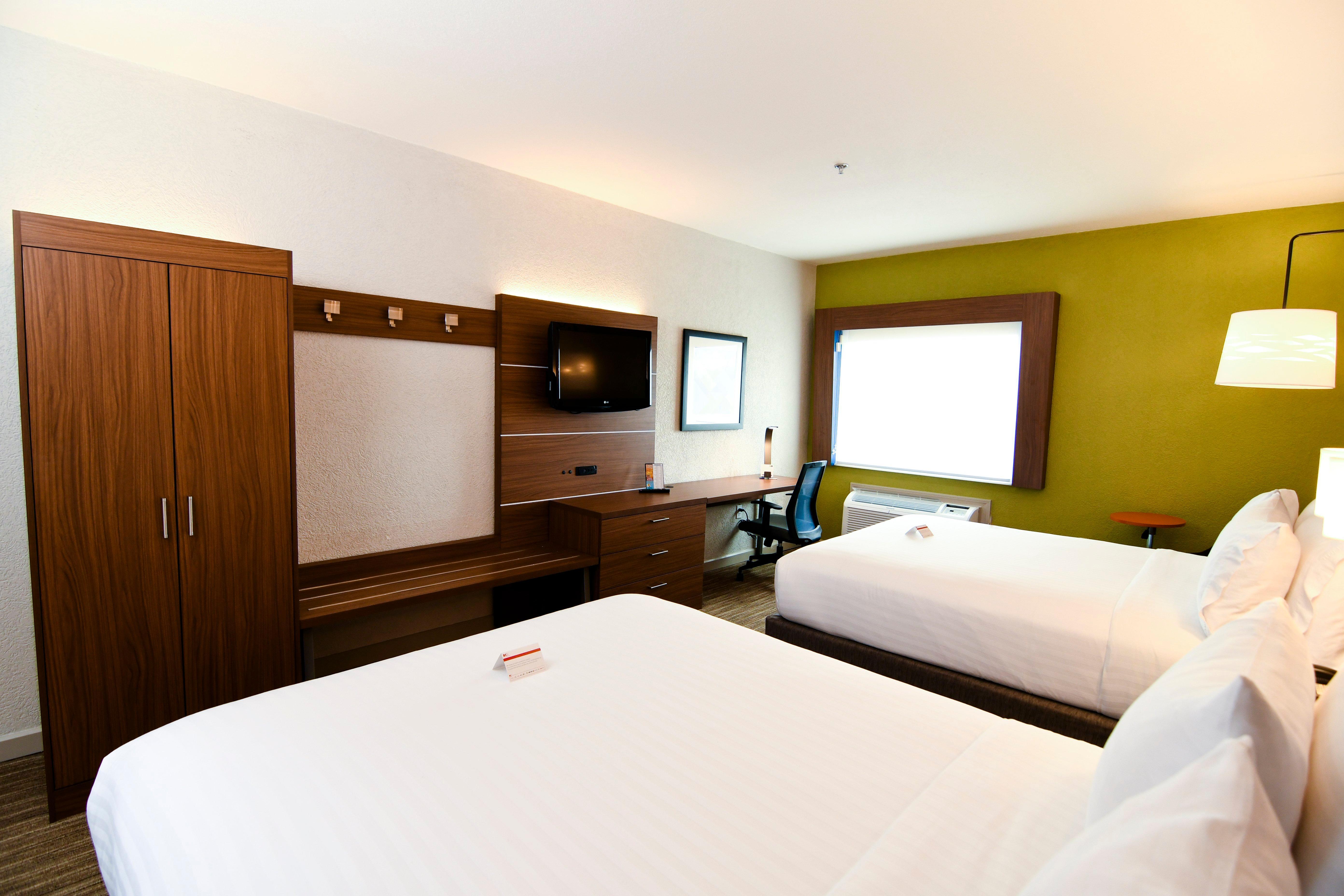 Standard Queen Room Two Queen Beds