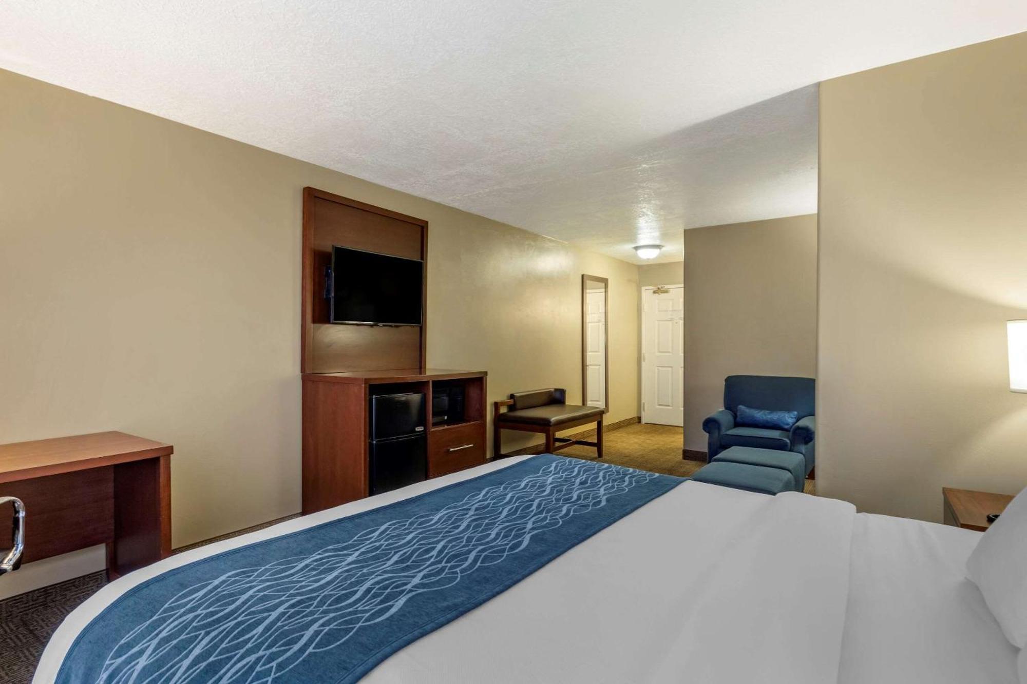 King Suite with Sofa Bed - Non-Smoking