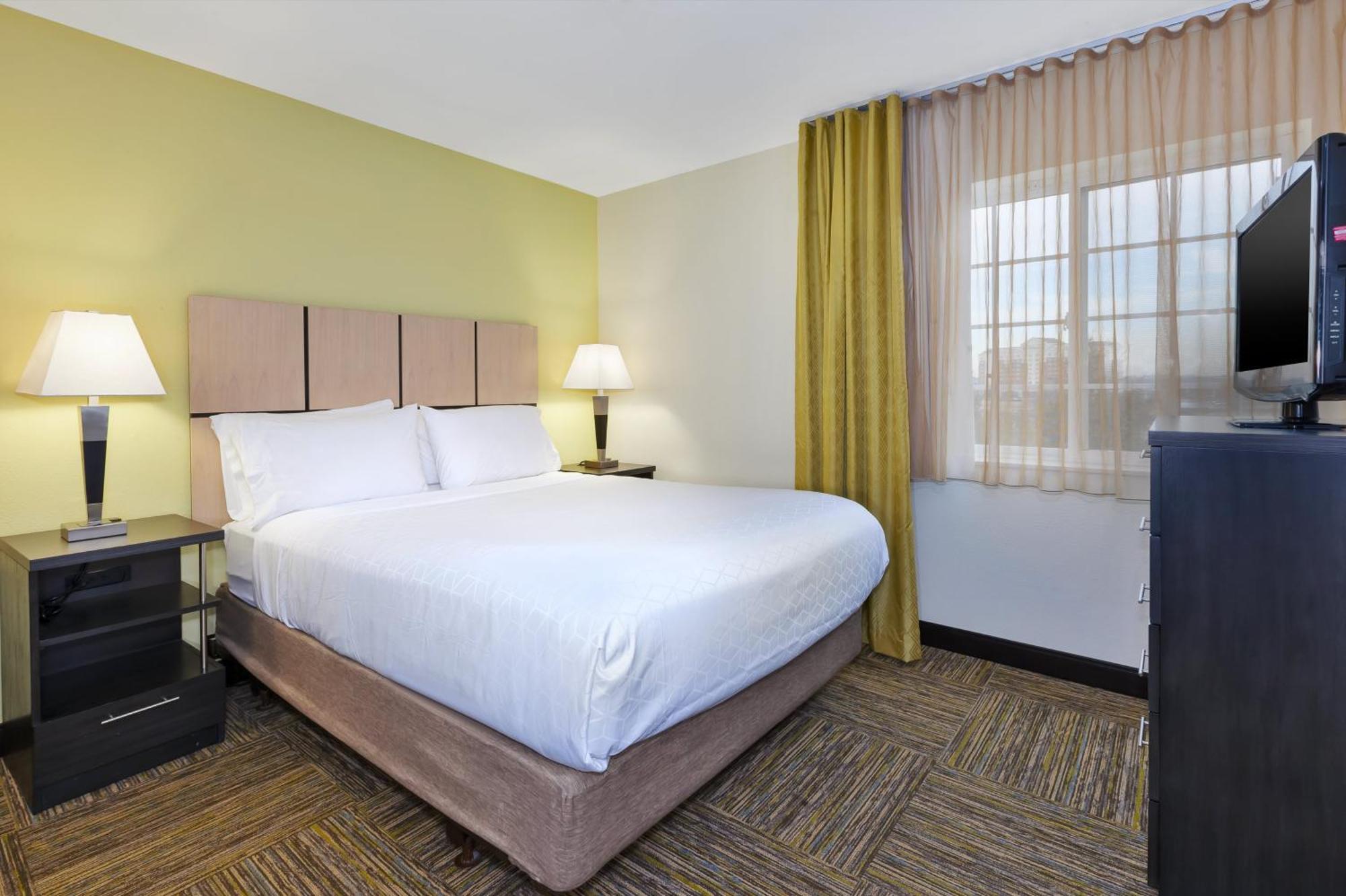 One-Bedroom Suite