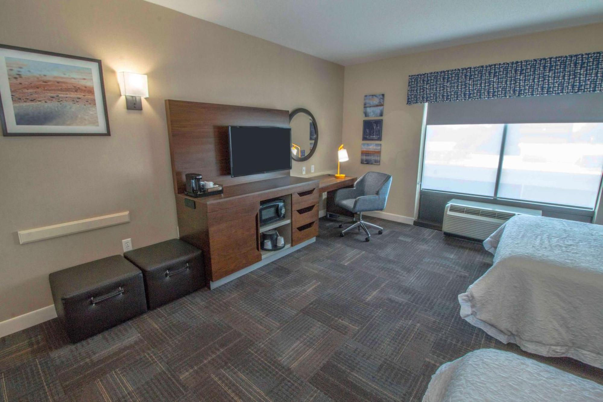 Queen Room Two Queen Beds Mobility Hearing Access or Non-Smoking
