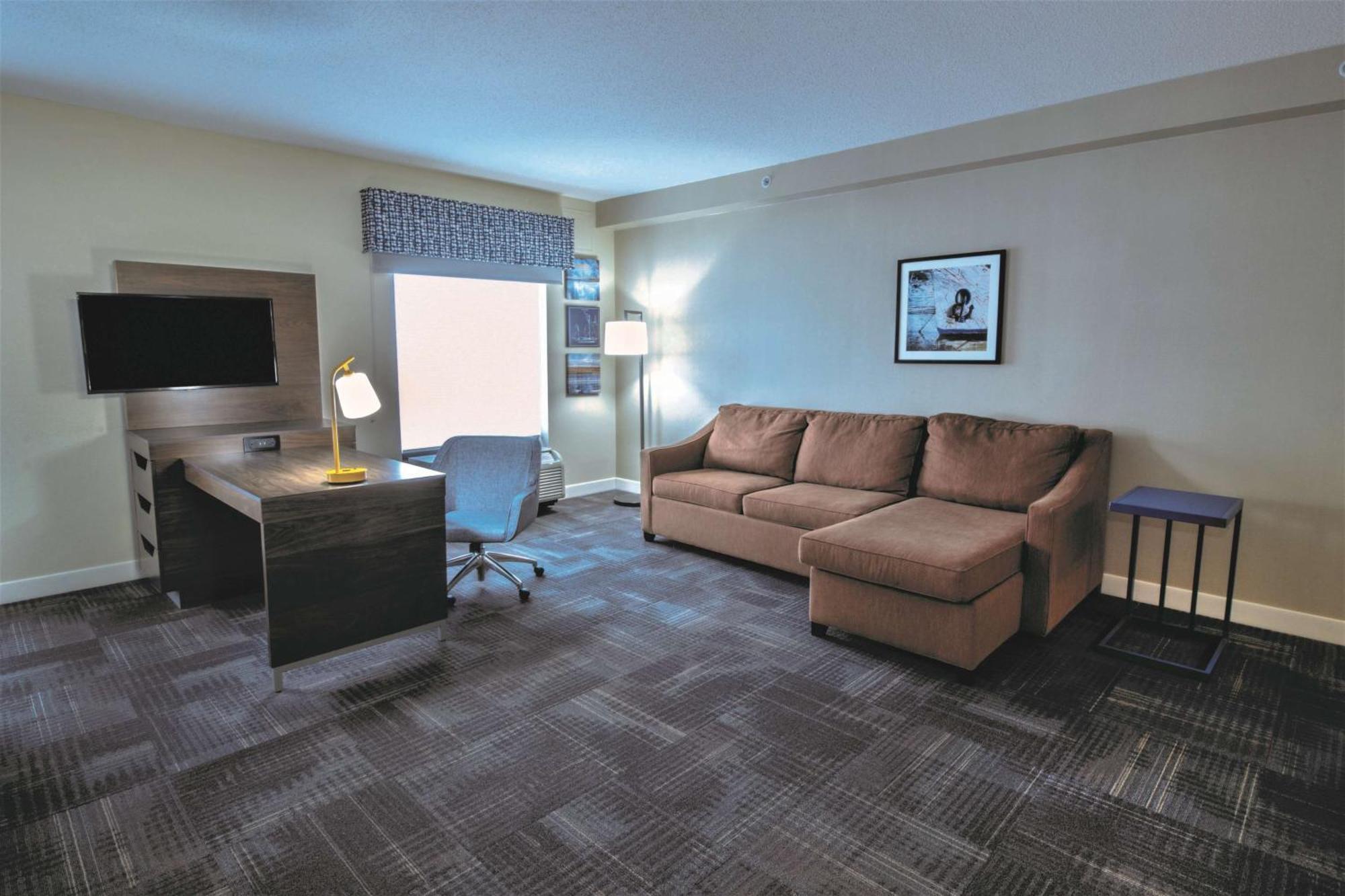 Queen Room Two Queen Beds Mobility Hearing Access or Non-Smoking