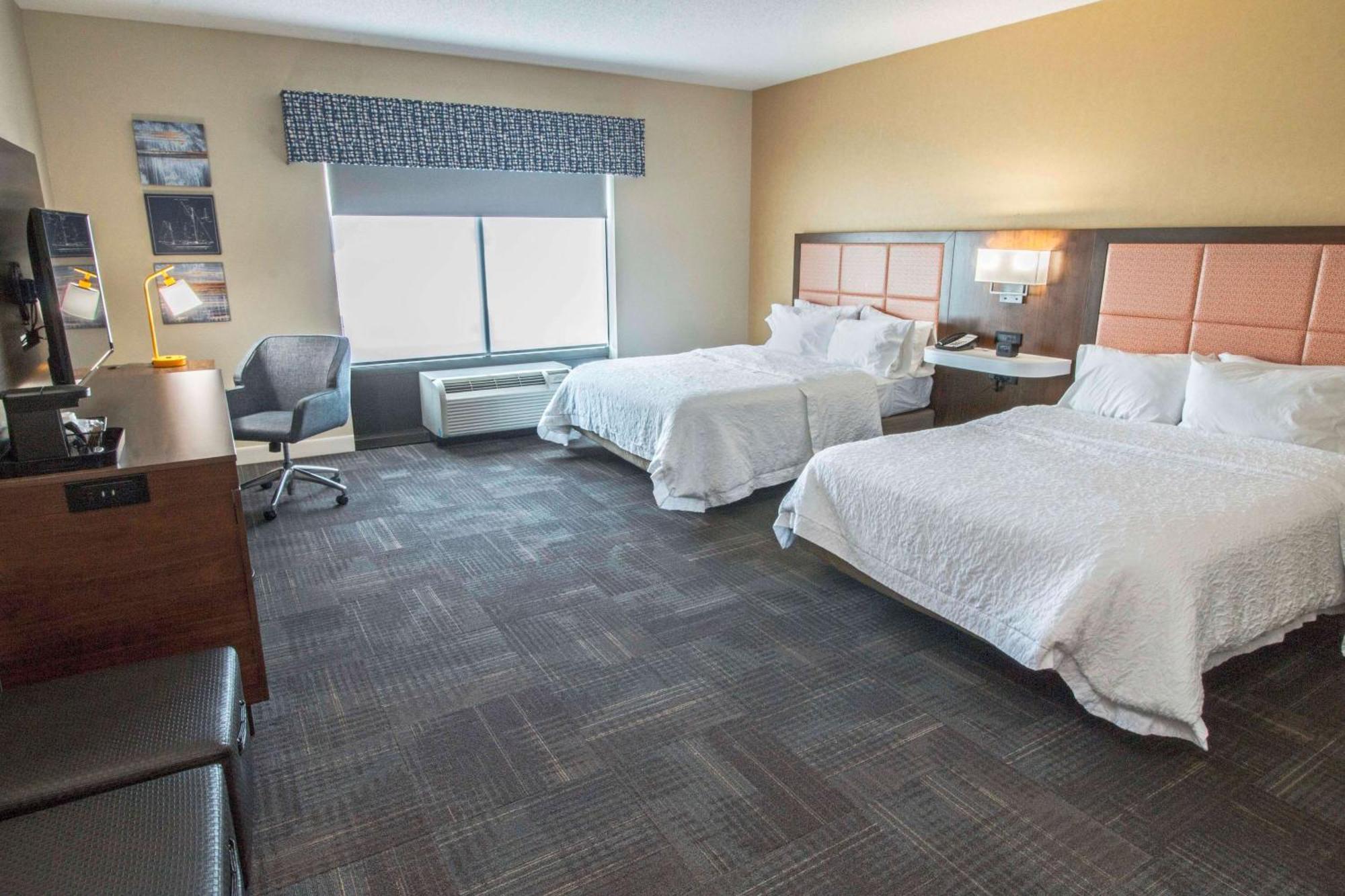 Queen Room Two Queen Beds Mobility Hearing Access or Non-Smoking