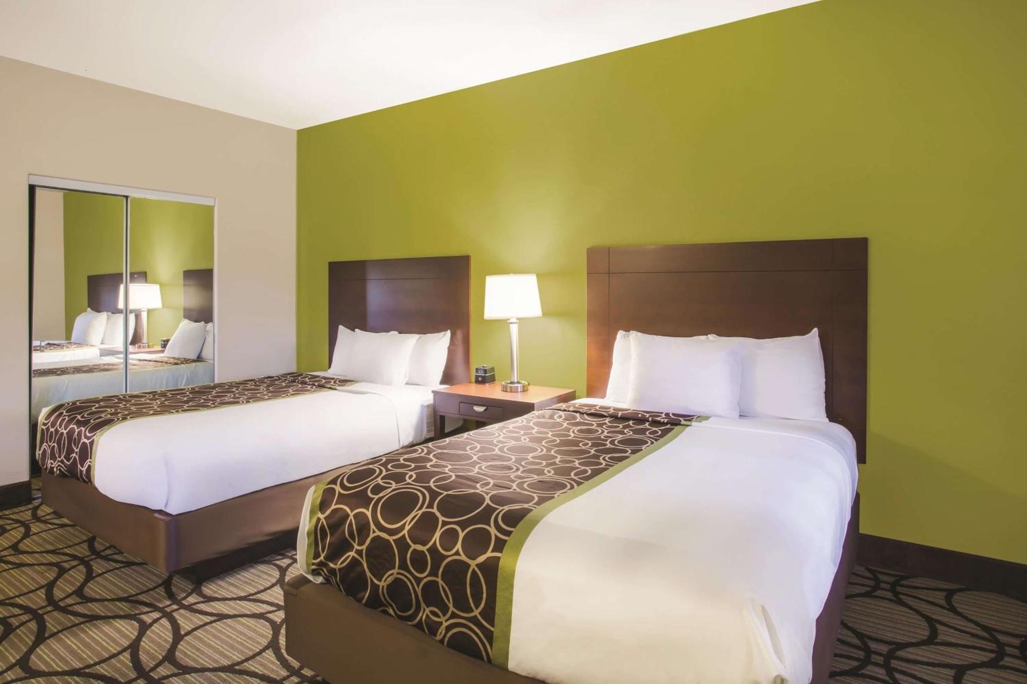 Queen Room Two Queen Beds Pet Friendly 1st Floor only Non-Smoking