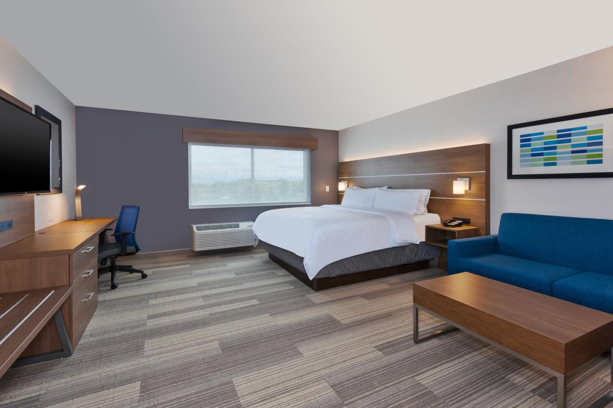 Standard King Room with Sofa Bed