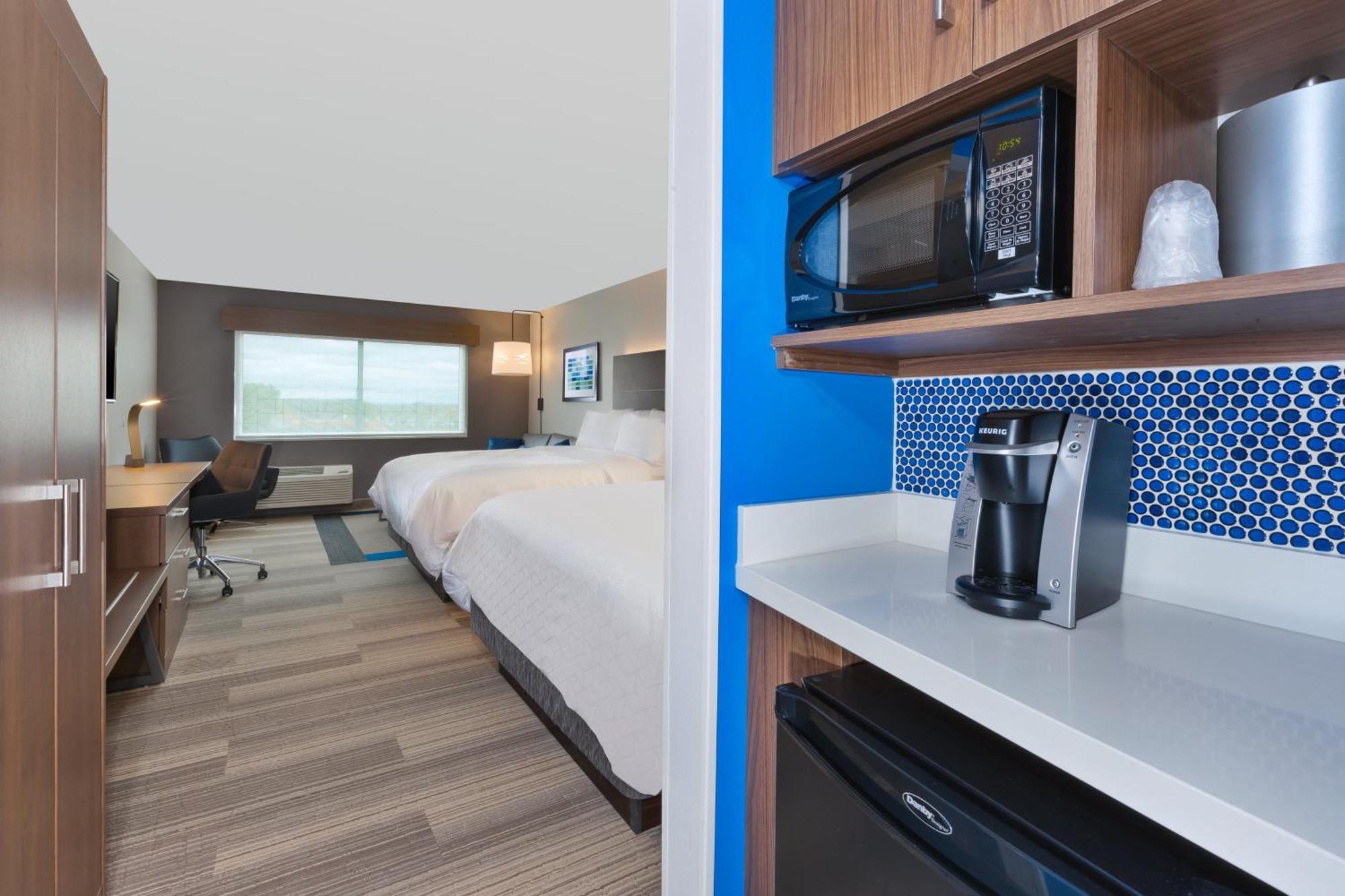 Queen Suite with Two Queen Beds and Sofa Bed