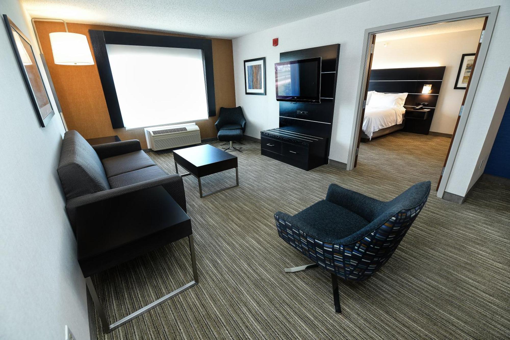 One-Bedroom Suite with Sofa Bed