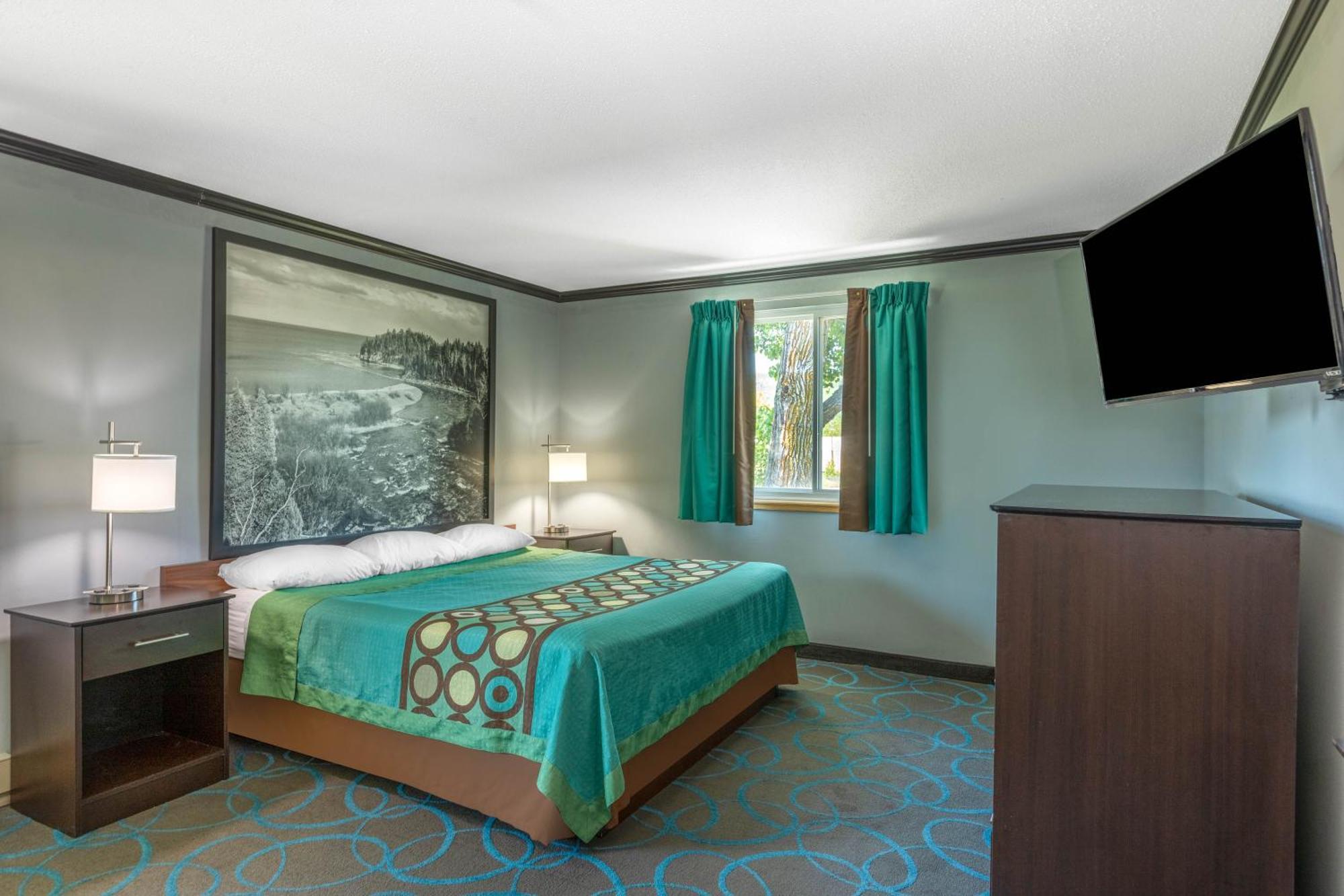 King Studio Suite - Non-Smoking - No Pets In This Room