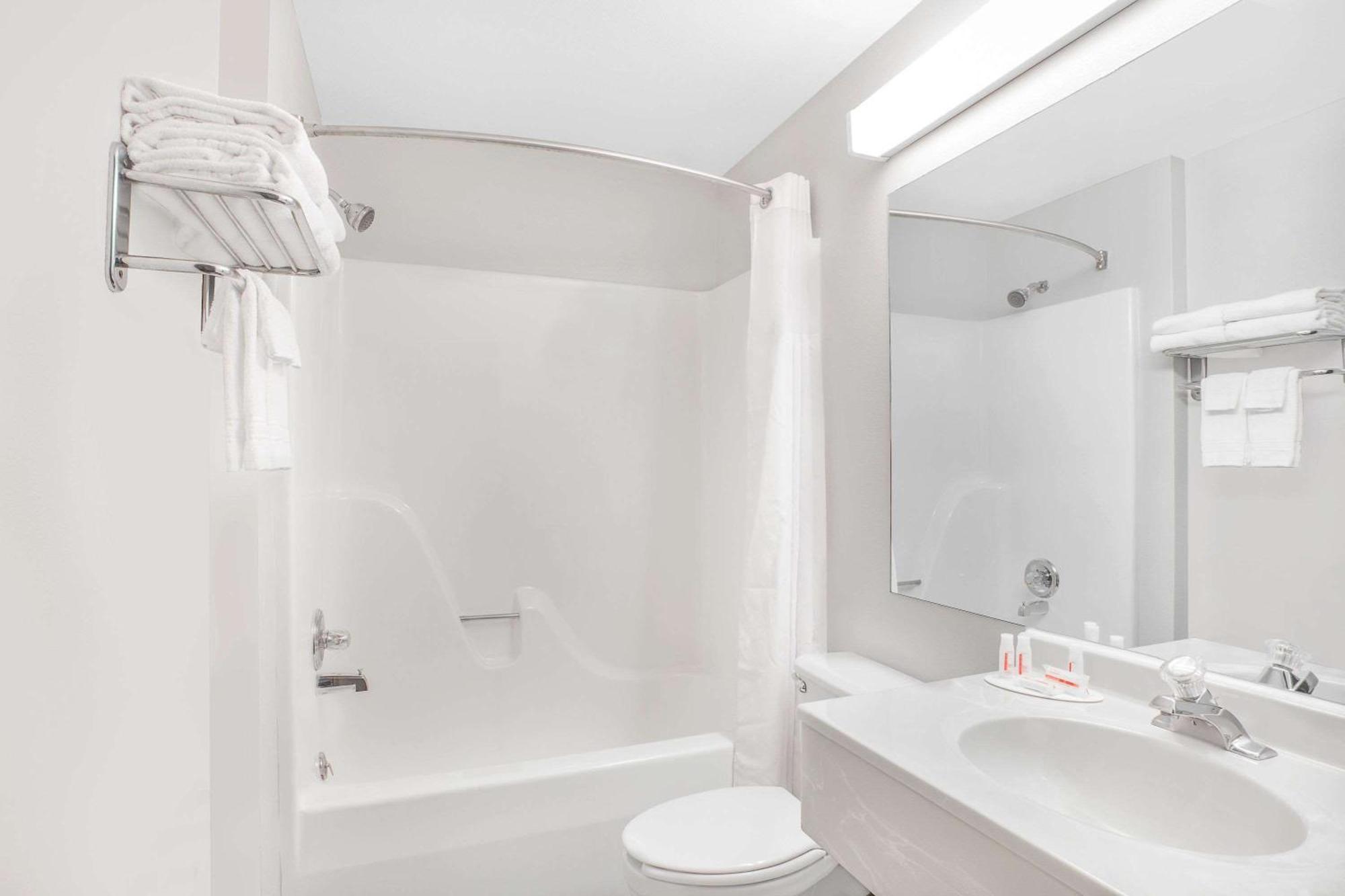 Queen Room with Two Queen Beds - Mobility Access/Non-Smoking/Non Pet Friendly