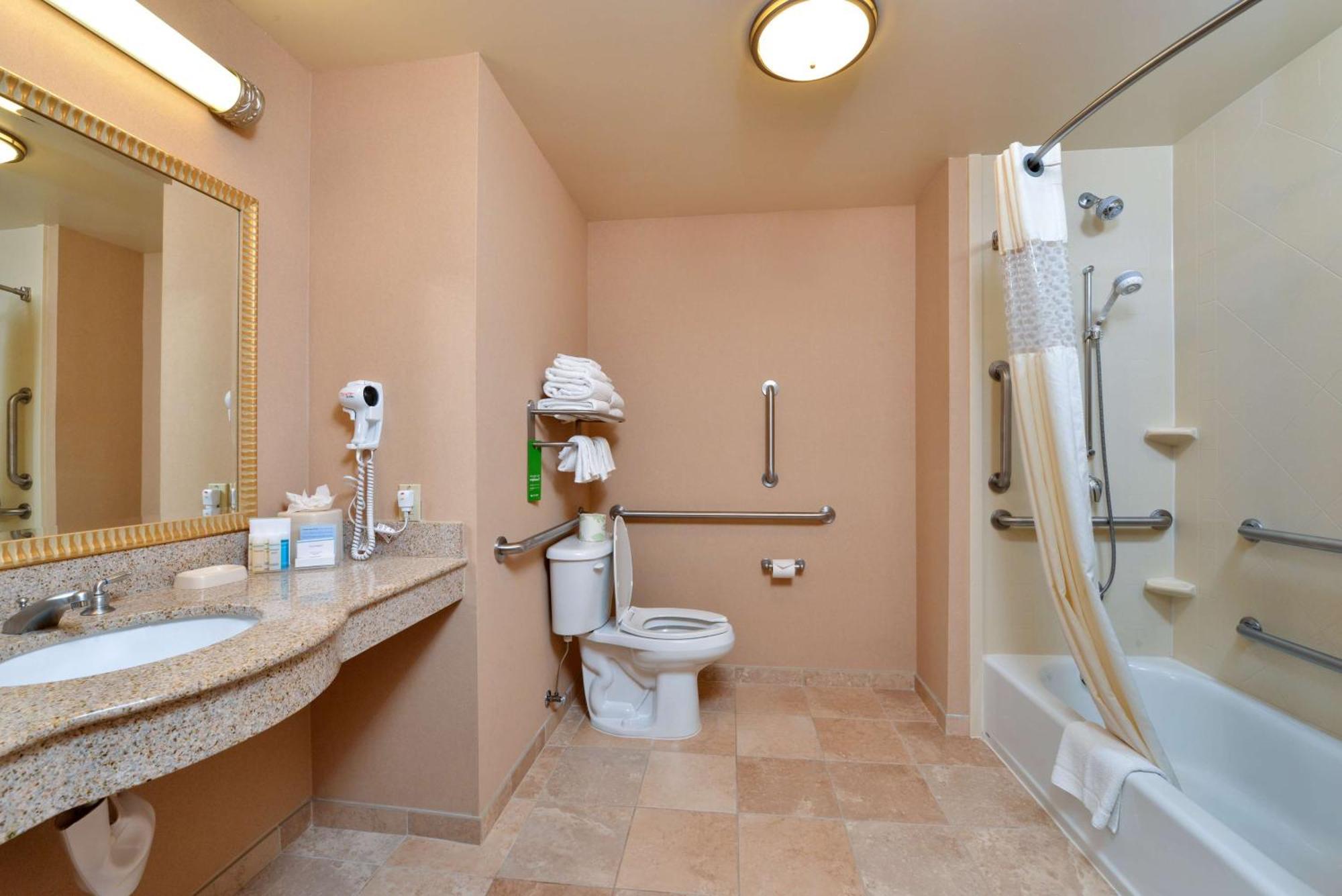 King Room Accessible Tub Mobility Hearing Access or Non-Smoking